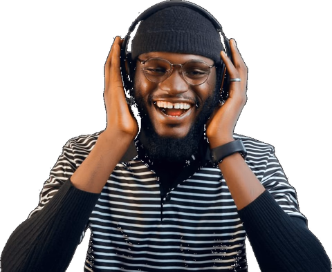 Apprenant pratiquant l’anglais à voix haute avec un casque